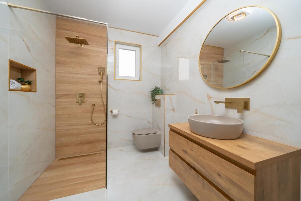 Penthouse Golden View With Private Jacuzzi And 100m2 Terrace - Exklusiv Apartment